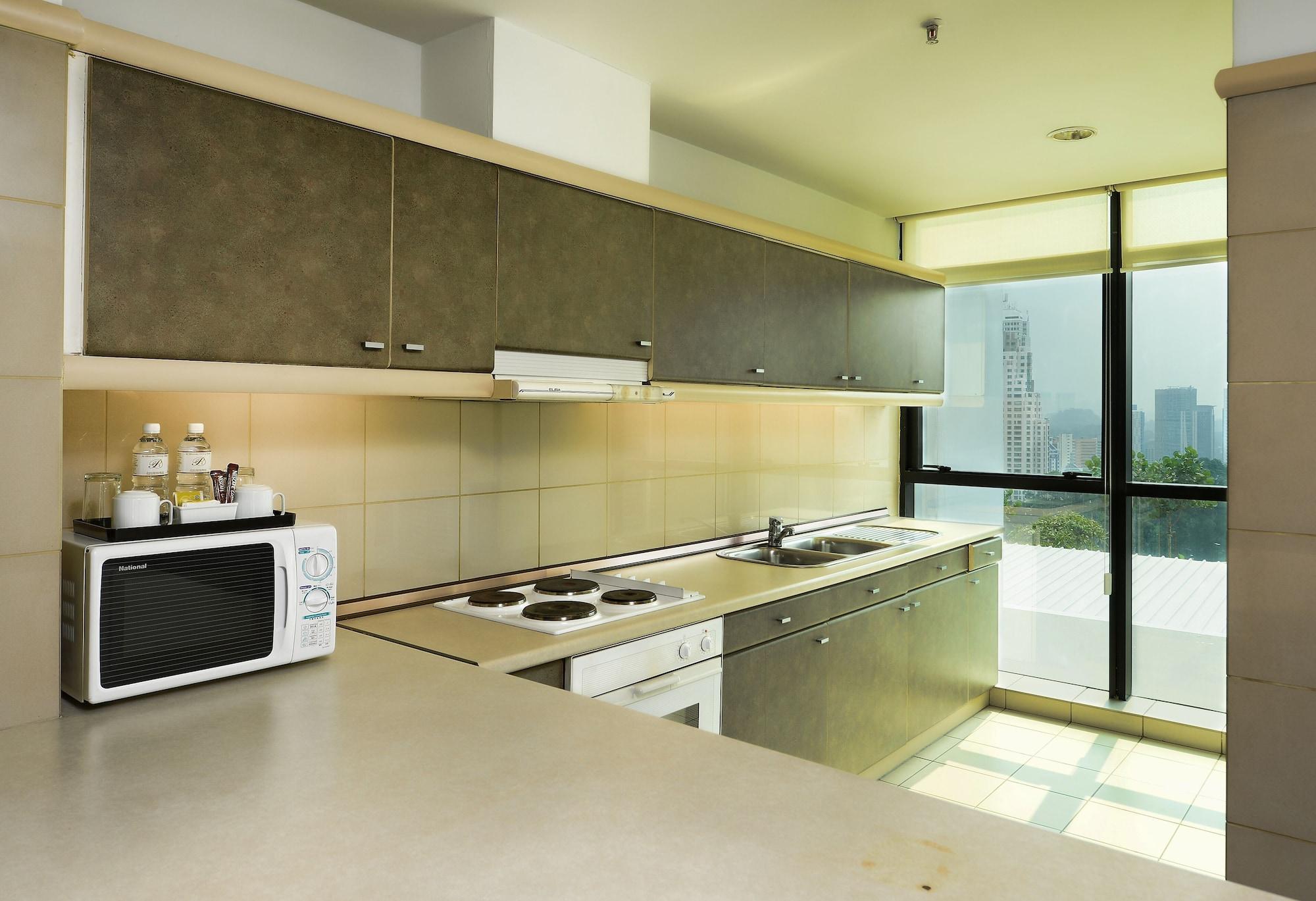 Pacific Regency Hotel Suites Куала-Лумпур Экстерьер фото A typical kitchen
