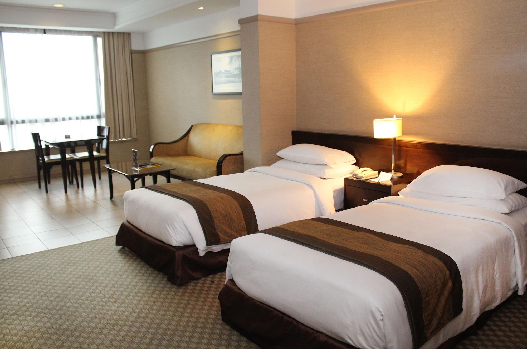 Pacific Regency Hotel Suites Куала-Лумпур Экстерьер фото Deluxe Room
