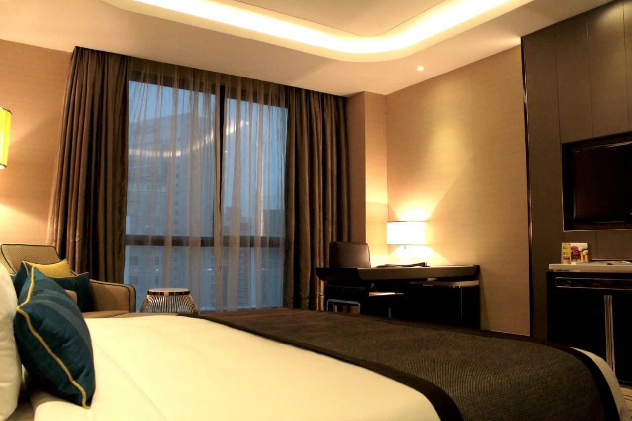 Pacific Regency Hotel Suites Куала-Лумпур Экстерьер фото A room at the hotel