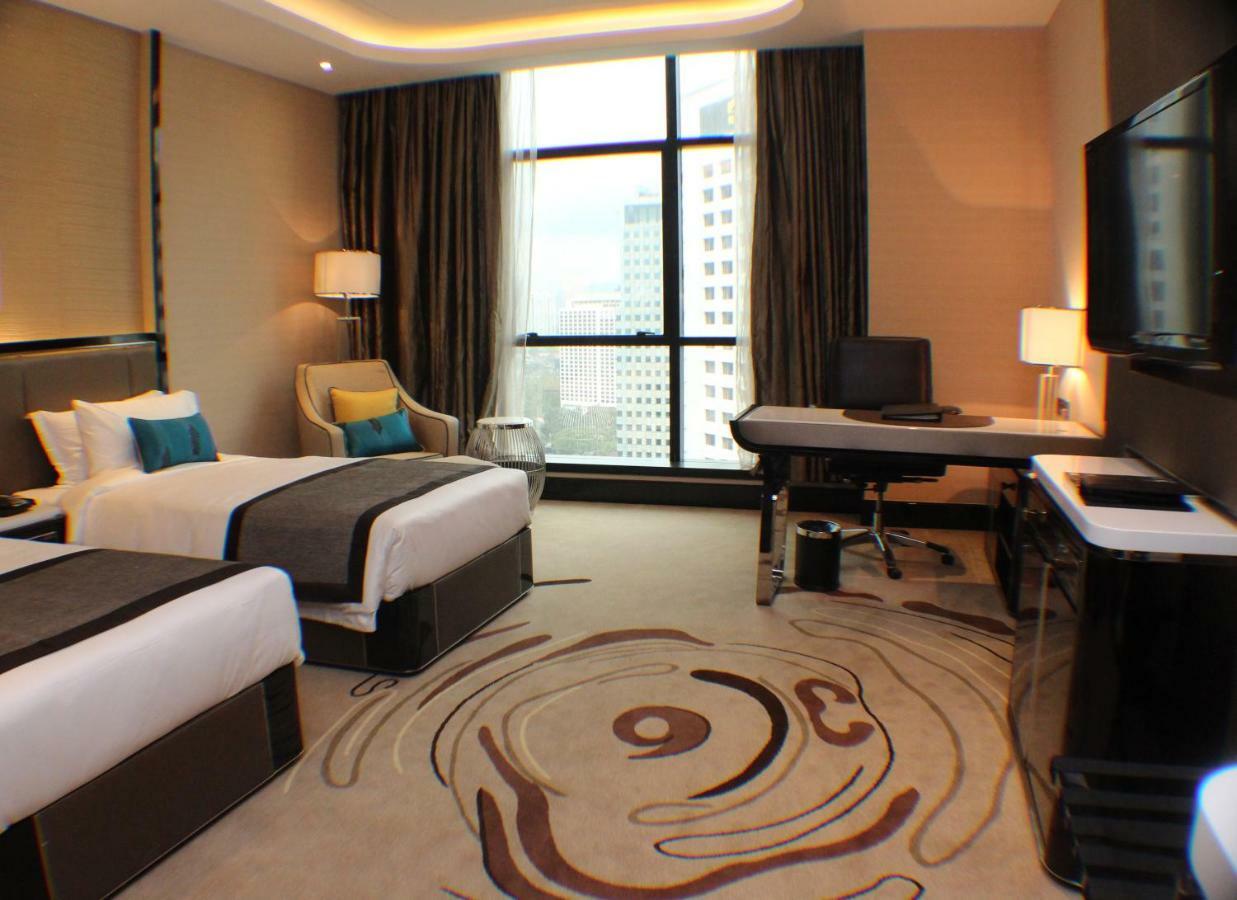 Pacific Regency Hotel Suites Куала-Лумпур Экстерьер фото Deluxe room